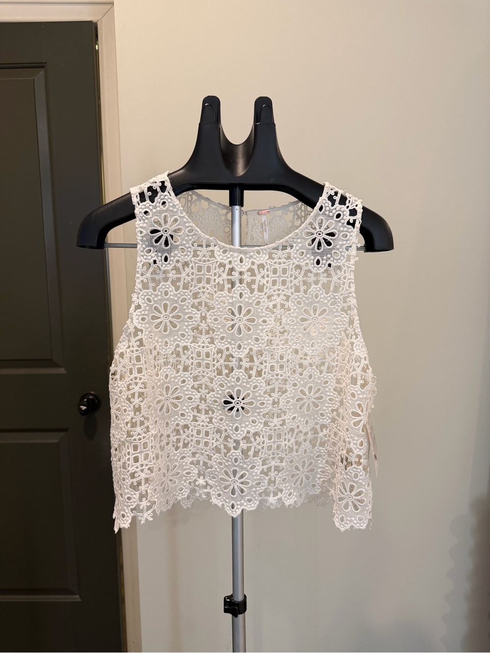 Free People White Floral Crochet Lace Tank Top M NWT